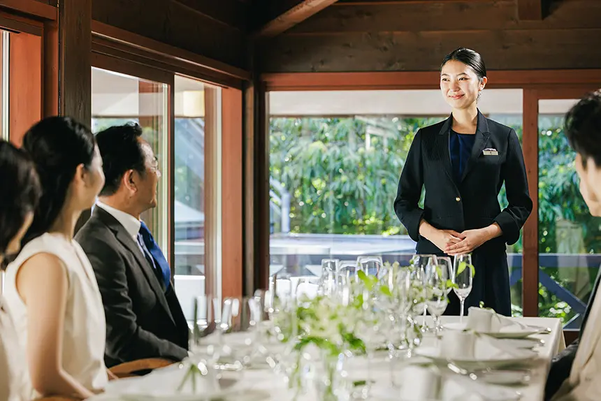 写真：会場支配人のサポート